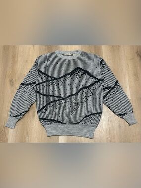 Vintage 90’s Club International Gray Patterned Crewneck Sweater